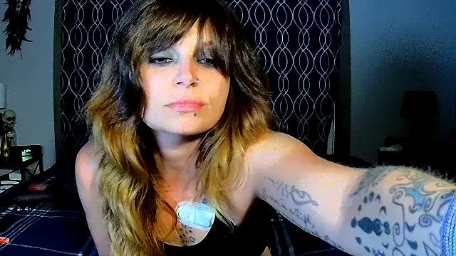 ZeelaXoXo on StripChat 