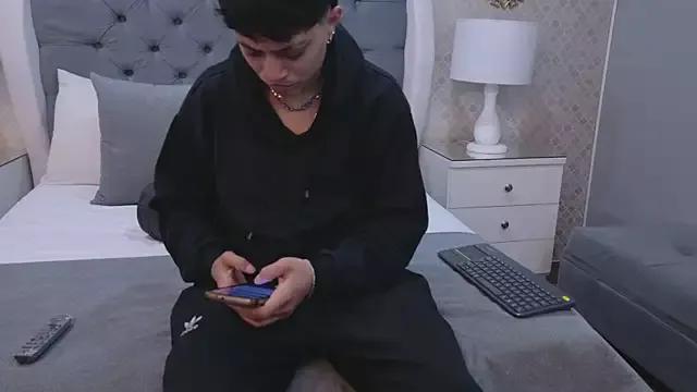 Freechat ZoeKrug on StripChat